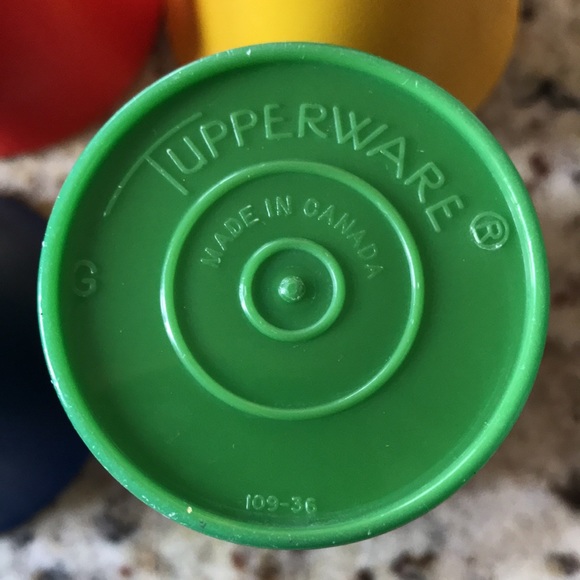 Set of 4 Vintage Tupperware Bell Tumbler Cups Primary Colours - Picture 12 of 15